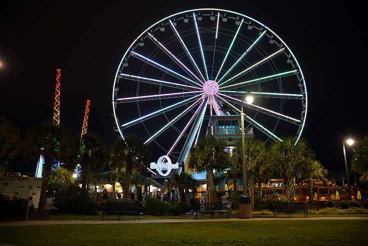 The Skywheel in Myrtle Beach at night
