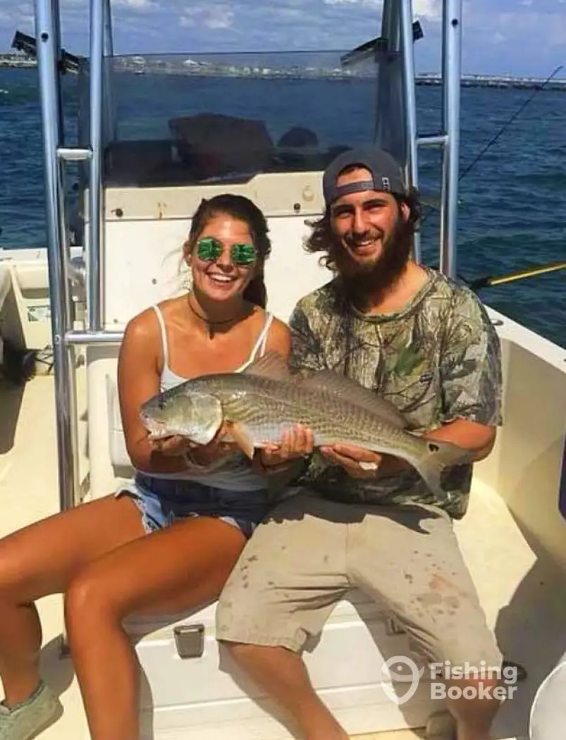 Eastern Tailz 25’ contender bay charter image 5