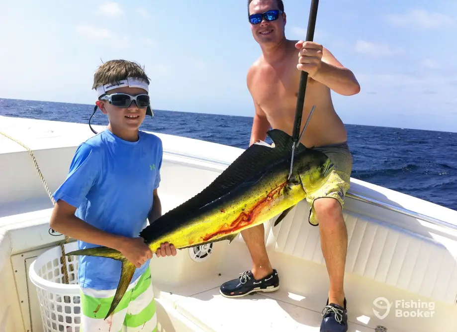 Salty Fin Charter charter image 5