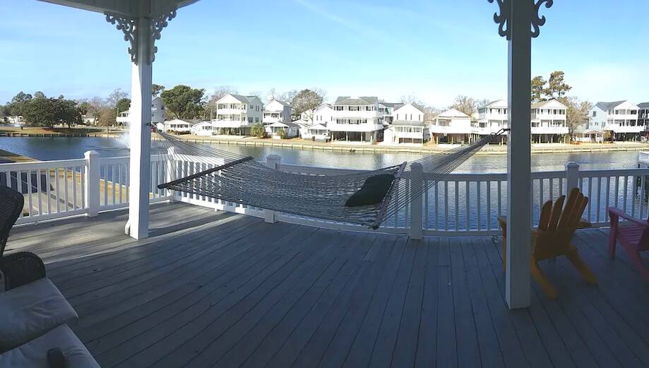 5 BR Lakefront... Vacation rental home in Myrtle Beach, SC settings